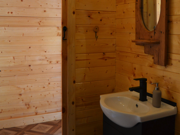 Oak Cabin Shower Room